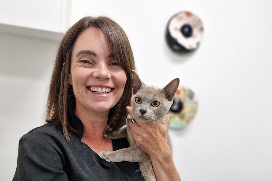A Gift of Time: Vet Melani’s Approach to Veterinary Chemotherapy